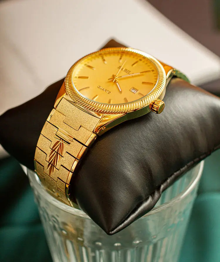 2021 new lovers' Watch Gold Plated watch no fading calendar watch quartz watch retro carved Korean gold men's Watch