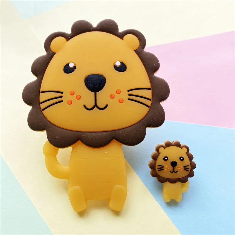 2pcs / Set Mini Silicone Elephant Lion Cat Teether Beads Baby Toy Teether Rattle BPA Free Silicone Teether