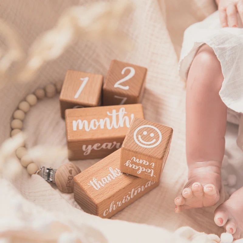 1Set Baby Month Milestone Card Beech Block Square Engraved Newborn Birth Month Birthday Milestones Block Photography Props