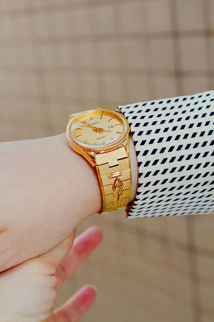 2021 new lovers' Watch Gold Plated watch no fading calendar watch quartz watch retro carved Korean gold men's Watch