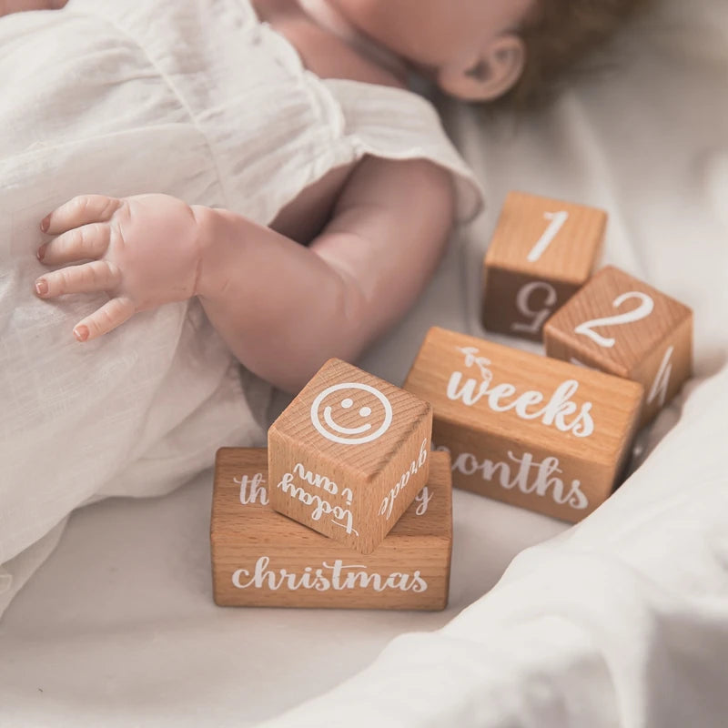 1Set Baby Month Milestone Card Beech Block Square Engraved Newborn Birth Month Birthday Milestones Block Photography Props