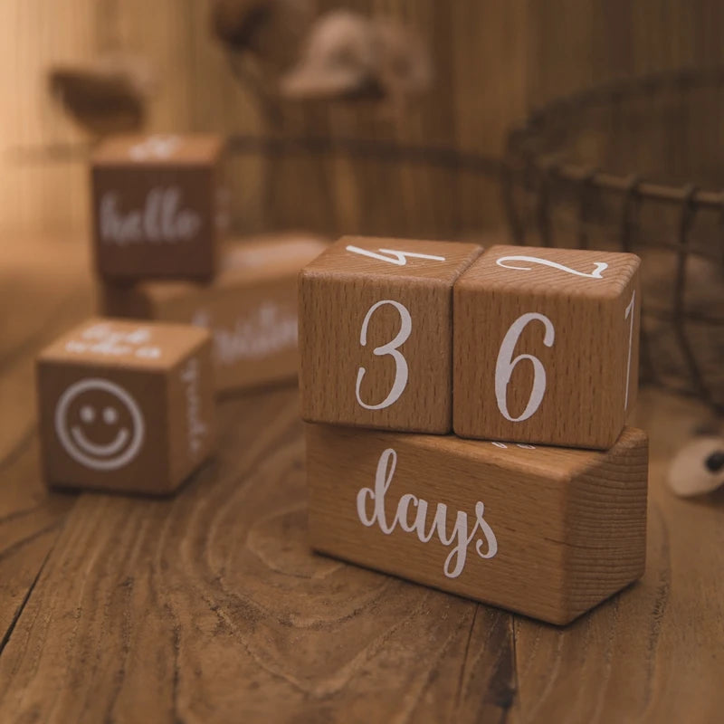 1Set Baby Month Milestone Card Beech Block Square Engraved Newborn Birth Month Birthday Milestones Block Photography Props
