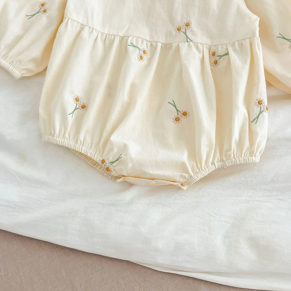 Spring 0-24M Baby Girl Clothing Toddler Baby Girl Romper Embroidery Flower Dots Cotton Romper White Infant Baby Girls Jumpsuit
