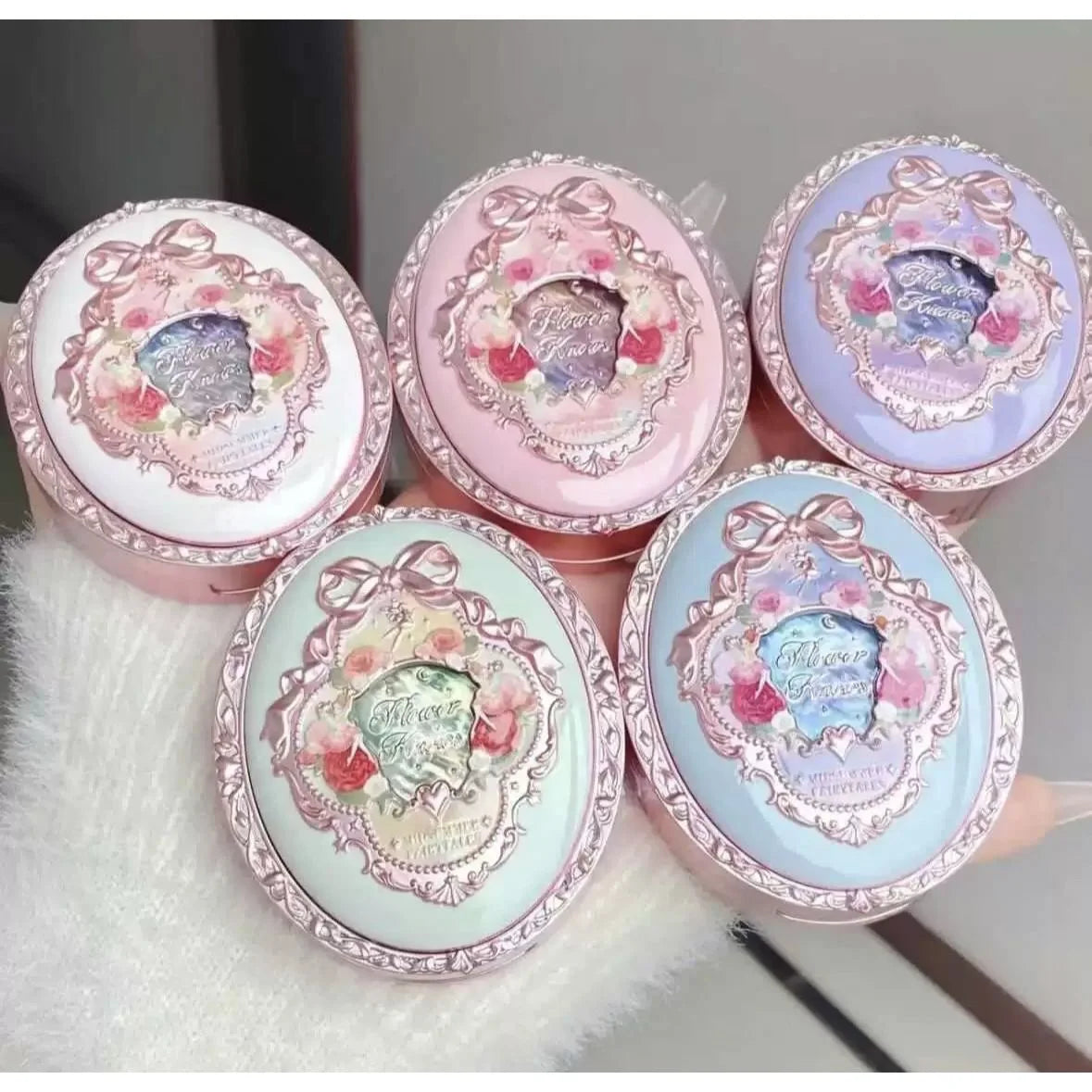 Flower Knows Strawberry Rococo Embossed Blush Fine Powder Makeup Smooth Long Lasting Blusher Waterproof Blush Maquiagem