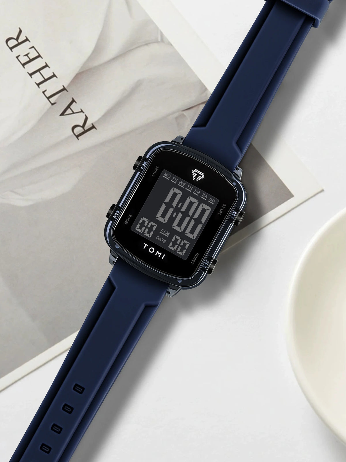 TOMIFashionable new electronic watches; Trendy couple watches; Same style for men and women; Wrist watches in gift boxes.