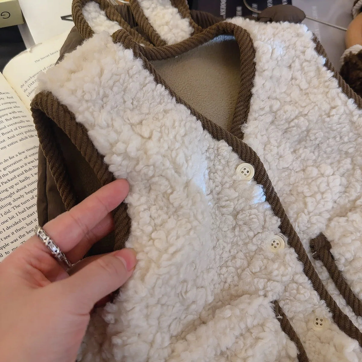 Autumn Winter Baby Lamb Wool Warm Waistcoat Girls Bunny Ears Plush Vest Single Breasted Layer Child Warm Fashion Warm Coat