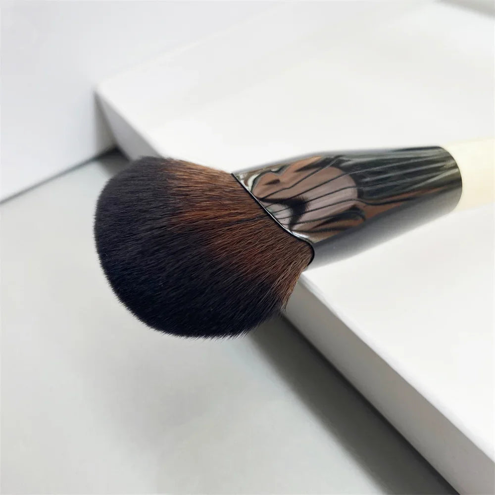 Original Precise Fan Blending Brush Dense Fan Shaped Highlighting Contouring Powder Blush Beauty Cosmetics Tool