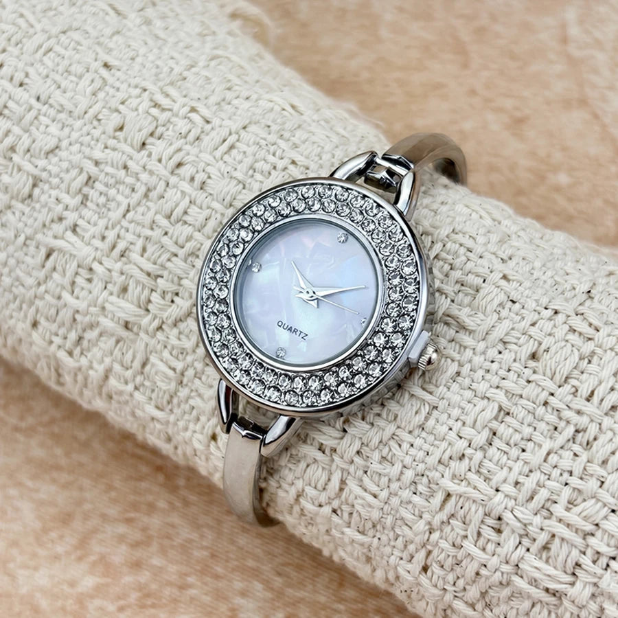 Diamond-Embellished Round-Head Bracelet Watch for Women with Light Luxe Charm